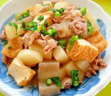 大根と厚揚げ豚肉こんにゃくの味噌煮